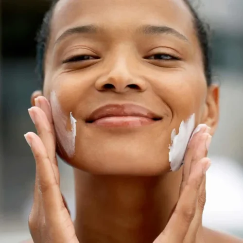 imagen crema de noche exfoliante seboom bodyboom aplicacion